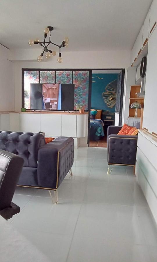 Liege Centre Mediacite Appartement Possible Parking Terrasse Immense 8Eme Pour 2 Personnes Экстерьер фото