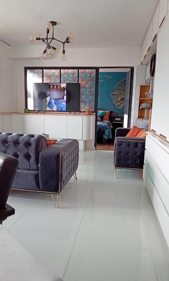 Liege Centre Mediacite Appartement Possible Parking Terrasse Immense 8Eme Pour 2 Personnes Экстерьер фото