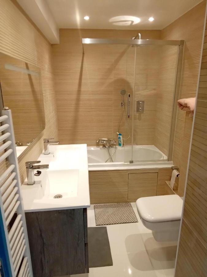 Liege Centre Mediacite Appartement Possible Parking Terrasse Immense 8Eme Pour 2 Personnes Экстерьер фото